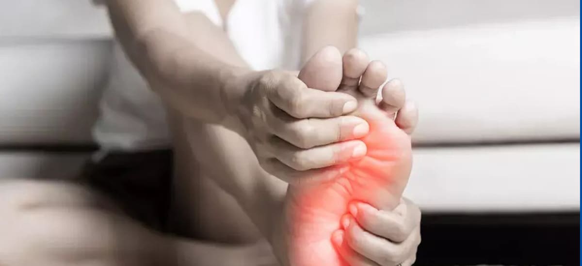 足や足先が痺れる