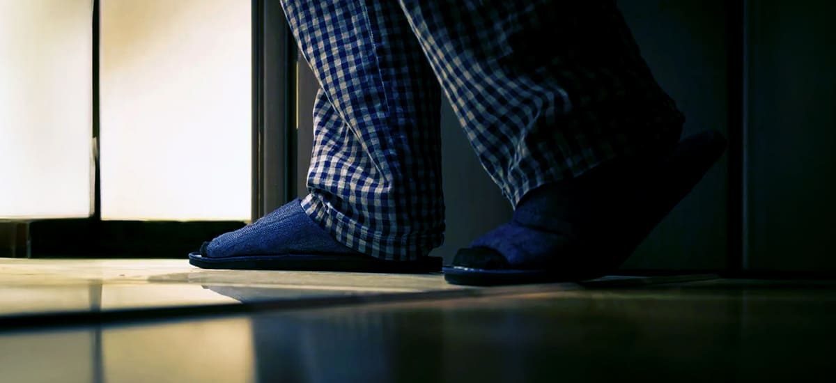 夜中に尿意をもよおす